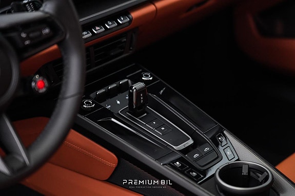 Porsche 911 Targa 4 GTS 15 of 18