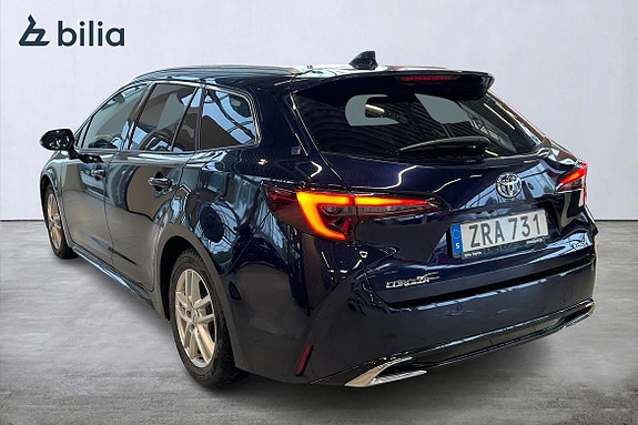 Toyota Corolla 2 of 5