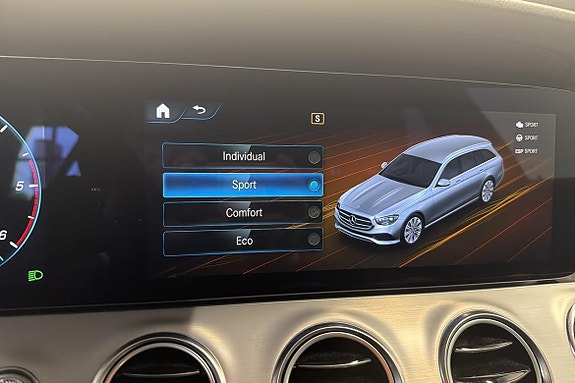 Mercedes-Benz E220 23 of 24