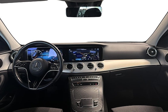 Mercedes-Benz E220 9 of 24