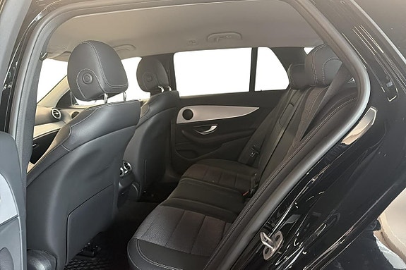 Mercedes-Benz E220 11 of 24