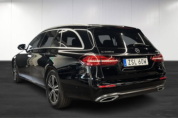 Mercedes-Benz E220 5 of 5