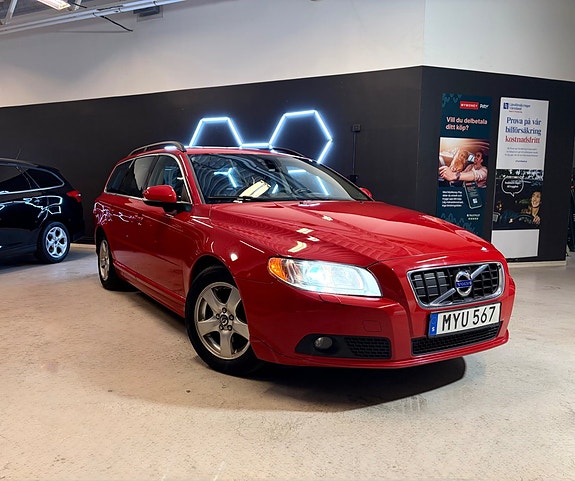 Volvo V70 2 of 5