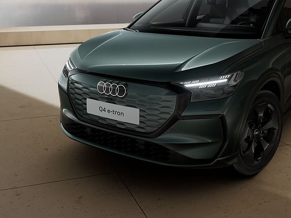 Audi Q4 e-tron 3 of 5