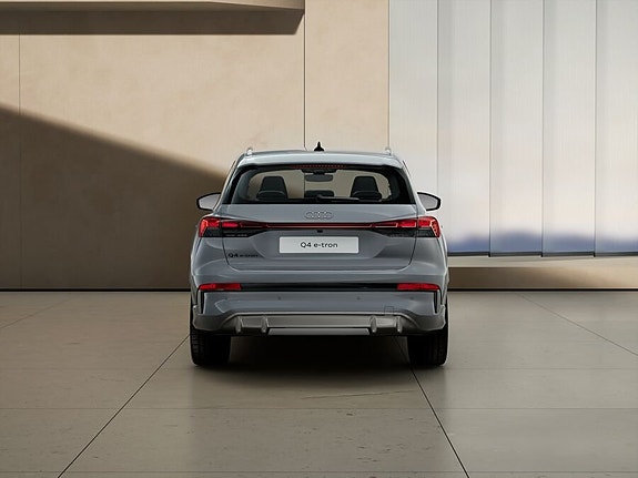 Audi Q4 e-tron 4 of 5