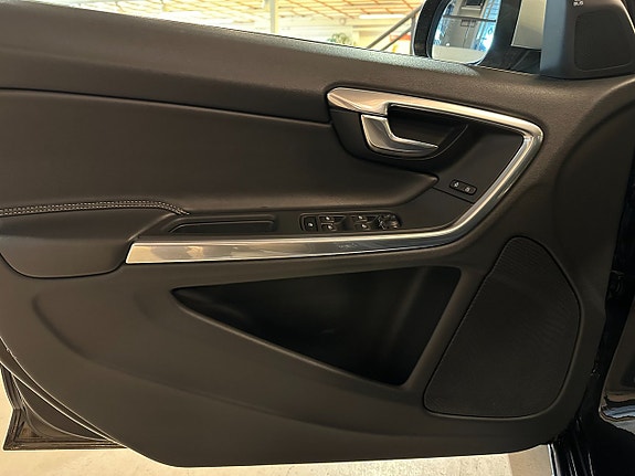 Volvo S60 15 of 18