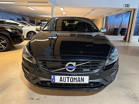 Volvo S60 2 of 5
