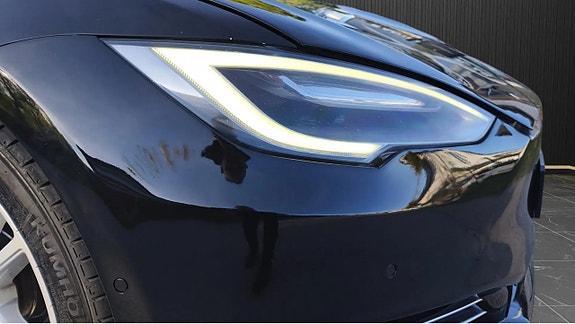 Tesla Model S 5 of 5
