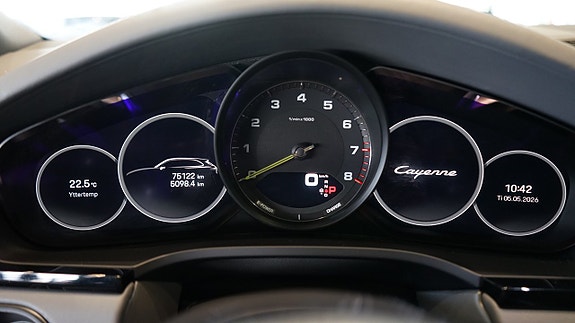 Porsche Cayenne 8 of 13