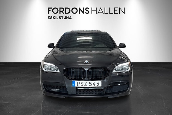BMW 750d 2 of 5