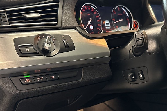 BMW 750d 24 of 27