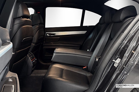 BMW 750d 15 of 27