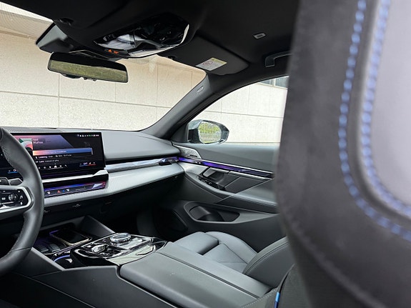 BMW 530e 17 of 24