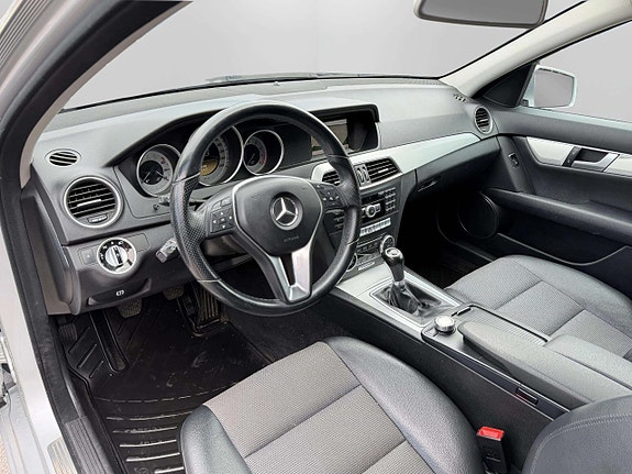 Mercedes-Benz C180 13 of 22