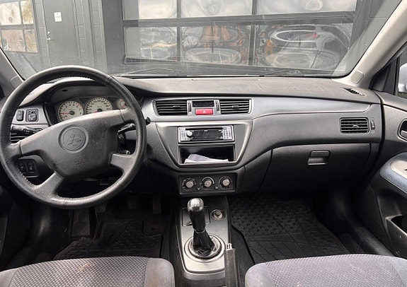 Mitsubishi Lancer 8 of 8