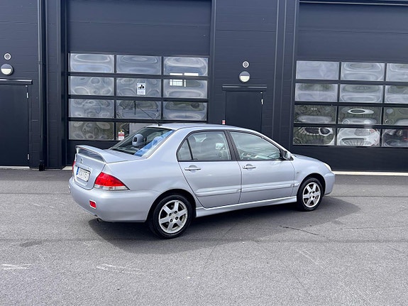 Mitsubishi Lancer 6 of 8