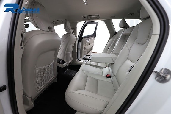 Volvo V90 6 of 27