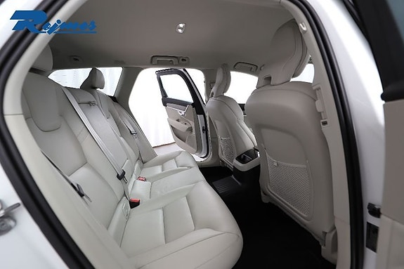 Volvo V90 7 of 30