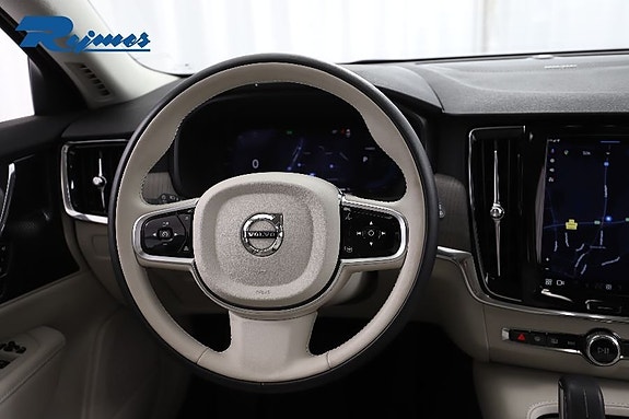 Volvo V90 26 of 30