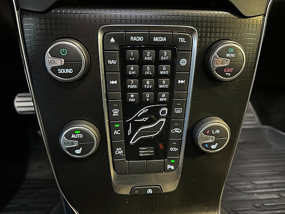 Volvo V40 13 of 15