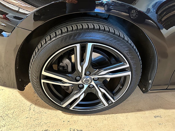 Volvo V40 7 of 15