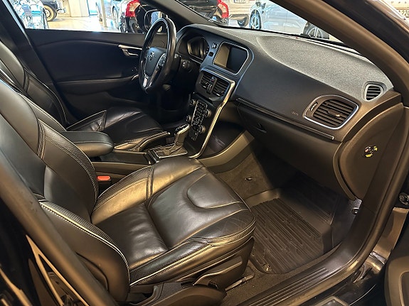 Volvo V40 6 of 15
