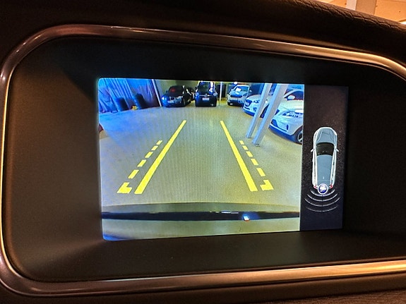 Volvo V40 12 of 15