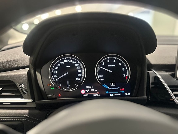 BMW 225xe 15 of 17