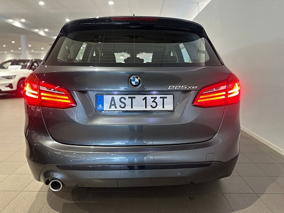 BMW 225xe 6 of 17