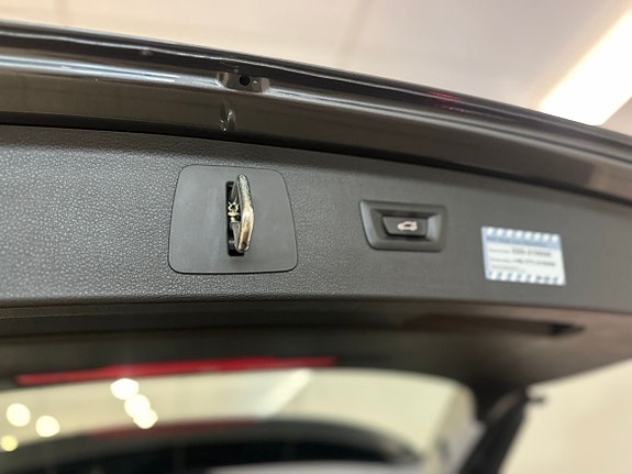 BMW 225xe 8 of 17