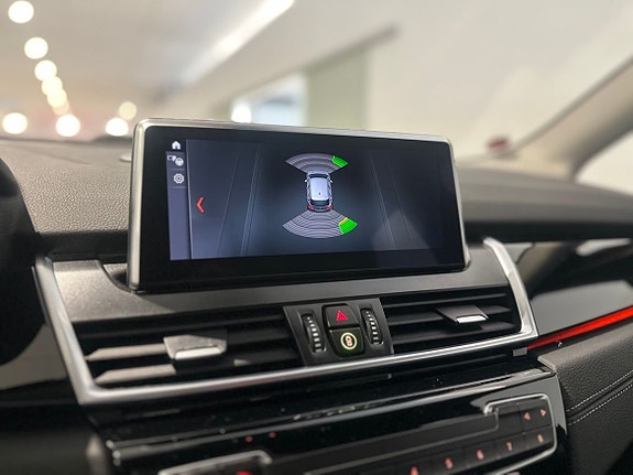 BMW 225xe 13 of 17