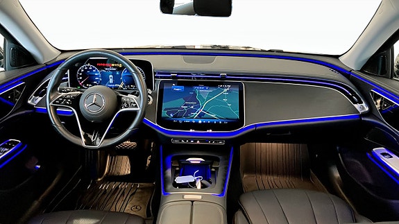 Mercedes-Benz E300 de 4 of 13