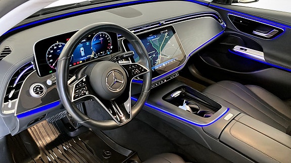 Mercedes-Benz E300 de 12 of 13