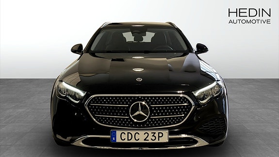 Mercedes-Benz E300 de 8 of 13