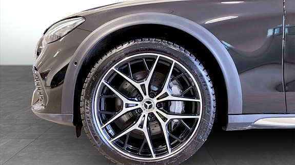Mercedes-Benz E300 de 9 of 13