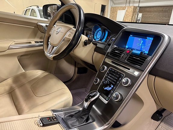 Volvo XC60 9 of 20