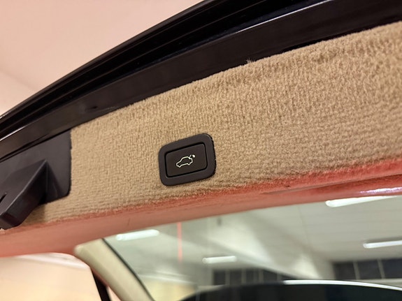 Volvo XC60 13 of 20