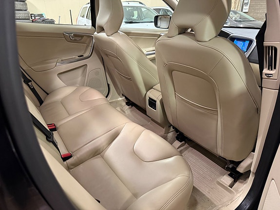 Volvo XC60 7 of 20