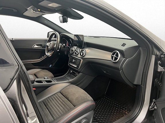 Mercedes-Benz CLA220 d 27 of 30