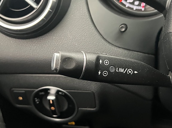 Mercedes-Benz CLA220 d 16 of 30