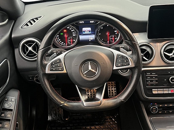Mercedes-Benz CLA220 d 14 of 30