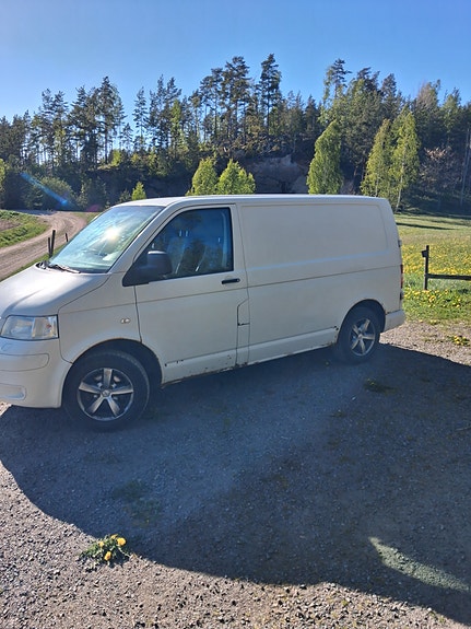 Volkswagen Transporter 2 of 3