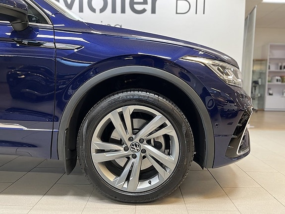 Volkswagen Tiguan Allspace 4 of 5