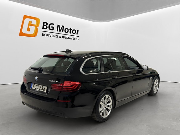 BMW 520d 4 of 5
