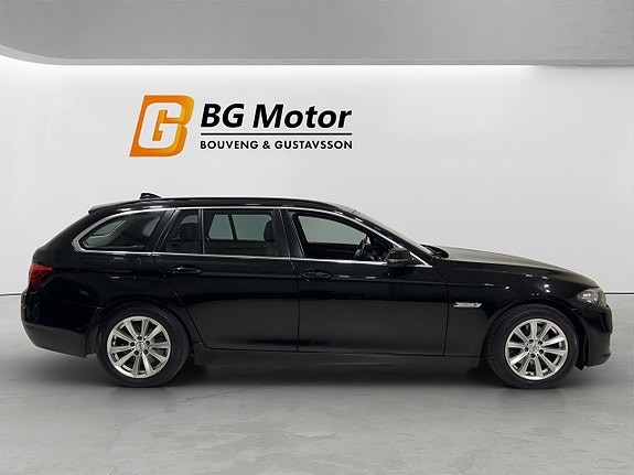 BMW 520d 3 of 5