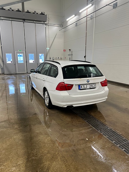 BMW 318d 3 of 7