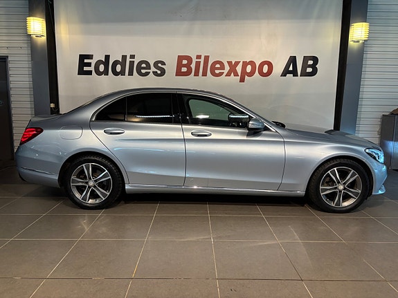 Mercedes-Benz C200 3 of 12