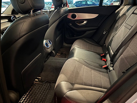Mercedes-Benz C200 11 of 12