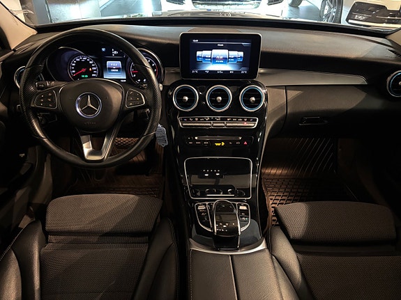 Mercedes-Benz C200 6 of 12