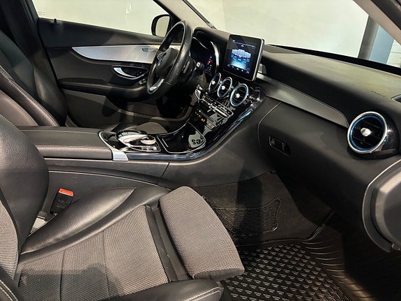 Mercedes-Benz C200 9 of 12